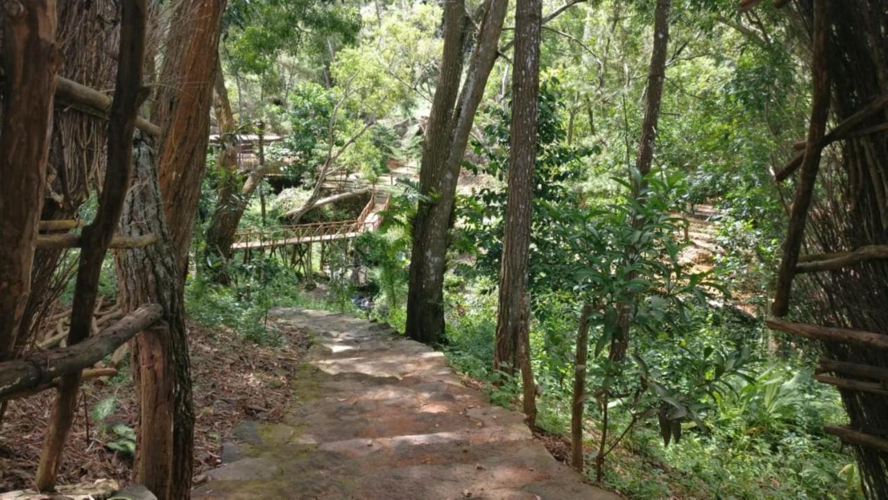 Seribu Batu Songgo Langit Resort & Camp Bantul Kültér fotó