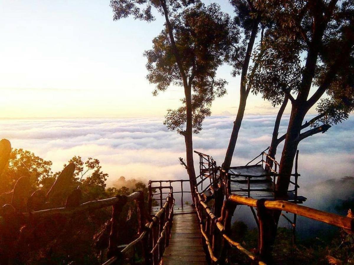 Seribu Batu Songgo Langit Resort & Camp Bantul Kültér fotó